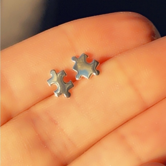 Sterling Silver Simple Stud Jigsaw Puzzle Piece Earrings - Picture 5 of 9